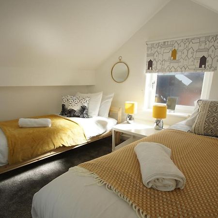 Loft Style Apartment For 4, 1 Broadhurst Court, Close To Town, Station & Hospital Stockport Zewnętrze zdjęcie