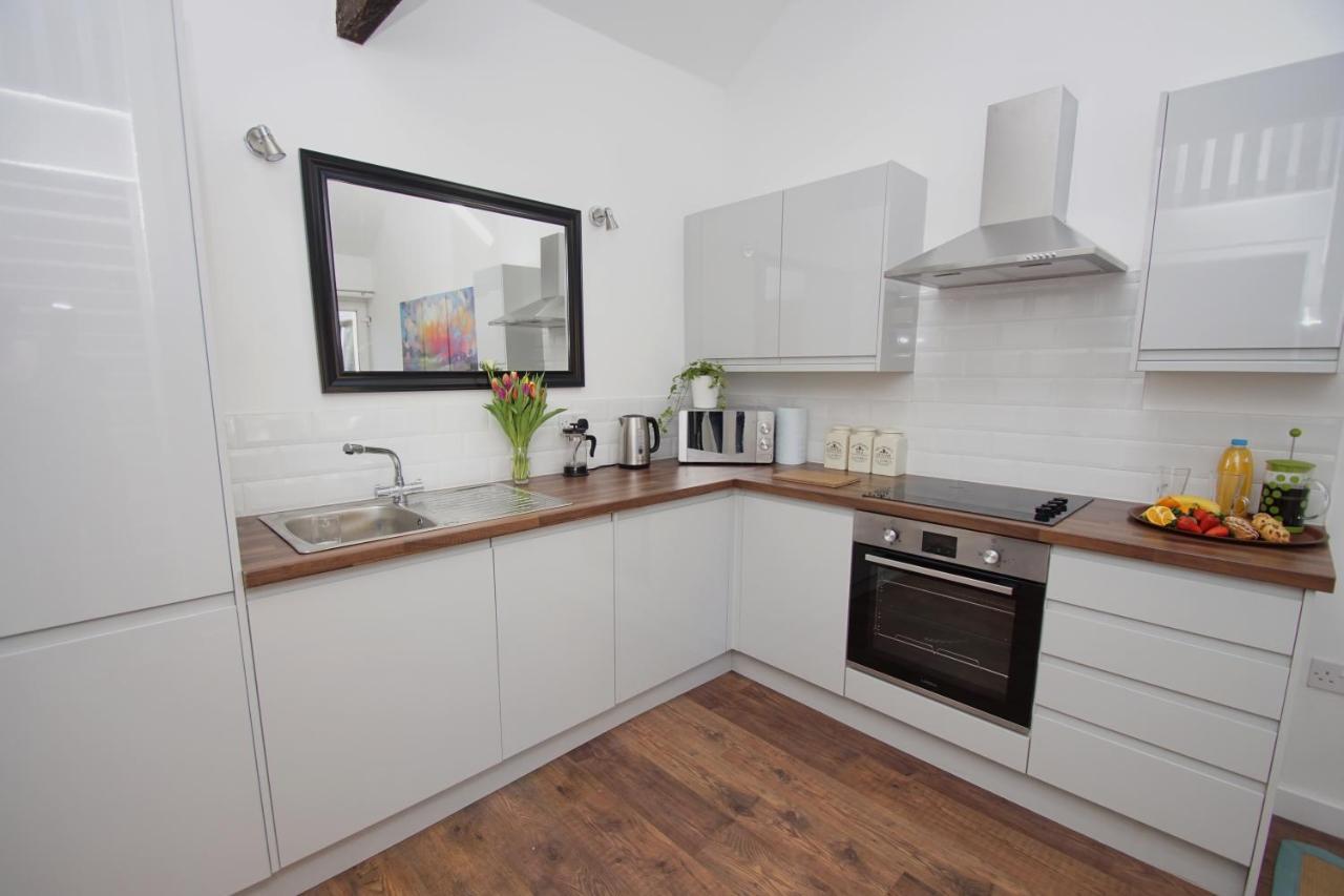 Loft Style Apartment For 4, 1 Broadhurst Court, Close To Town, Station & Hospital Stockport Zewnętrze zdjęcie