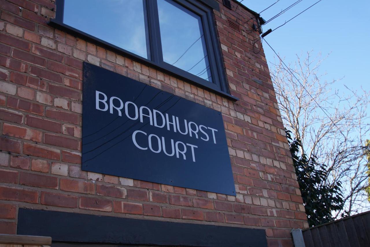 Loft Style Apartment For 4, 1 Broadhurst Court, Close To Town, Station & Hospital Stockport Zewnętrze zdjęcie